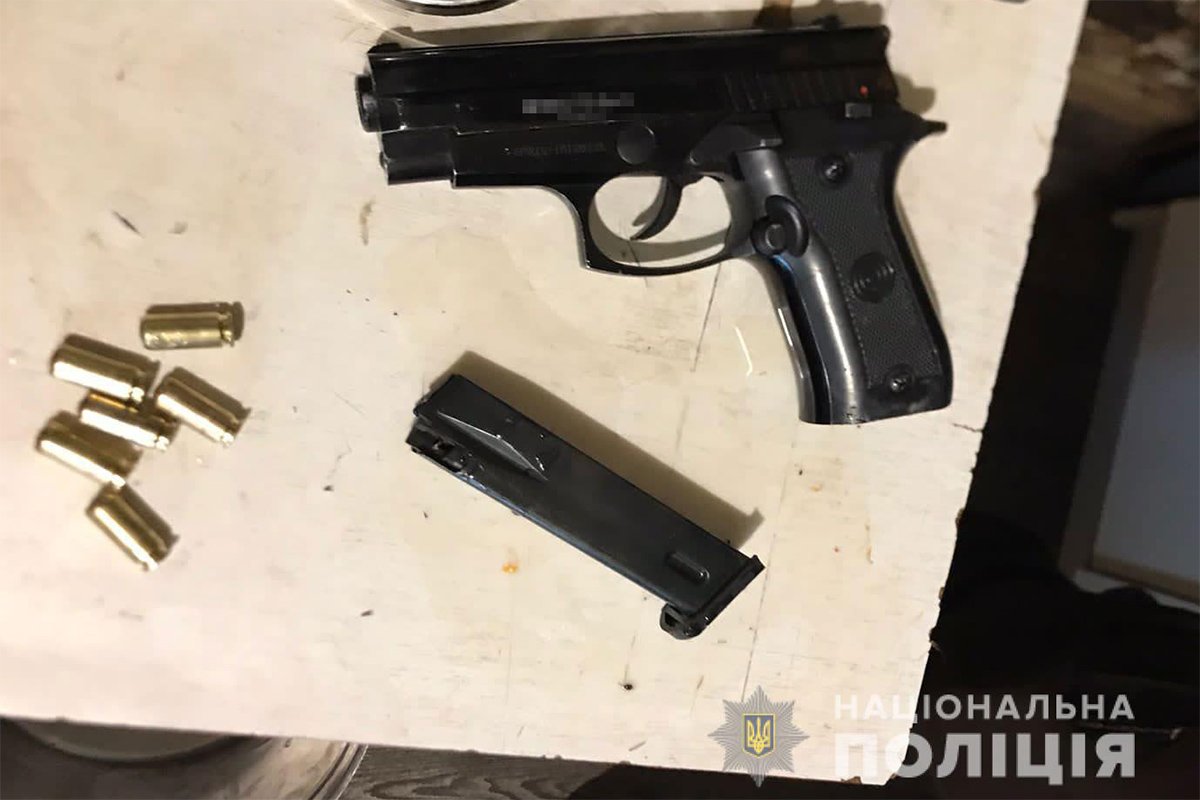 Чоловіків затримали та повідомили про підозру за трьома статтями Кримінального кодексу України