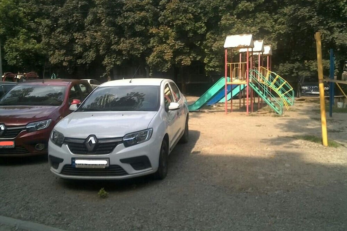 У Дніпрі інспектори пильно слідкують за дотриманням ПДР