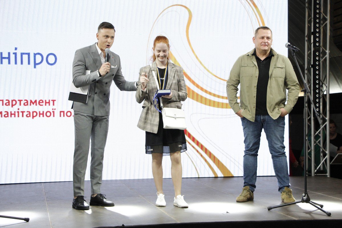 Святковий вечір — з привітаннями, подарунками та виступами відомих дніпрян Святковий вечір — з привітаннями, подарунками та виступами відомих дніпрян