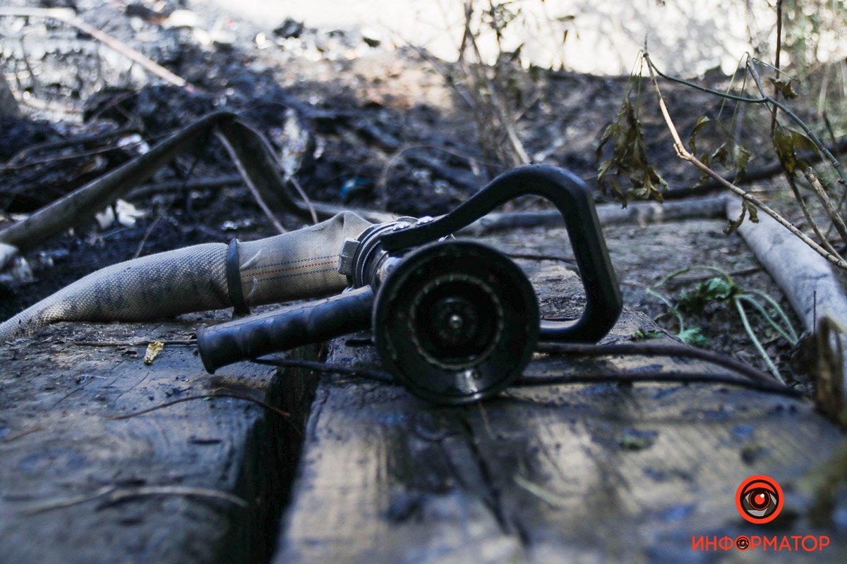 В Дніпрі біля проїзду Гальченко горіло звалище 2