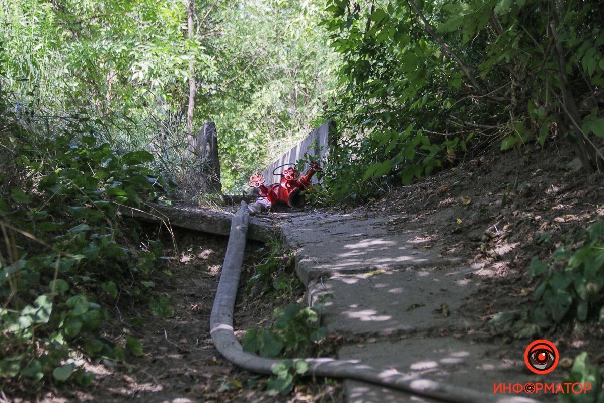 В Дніпрі біля проїзду Гальченко горіло звалище 8
