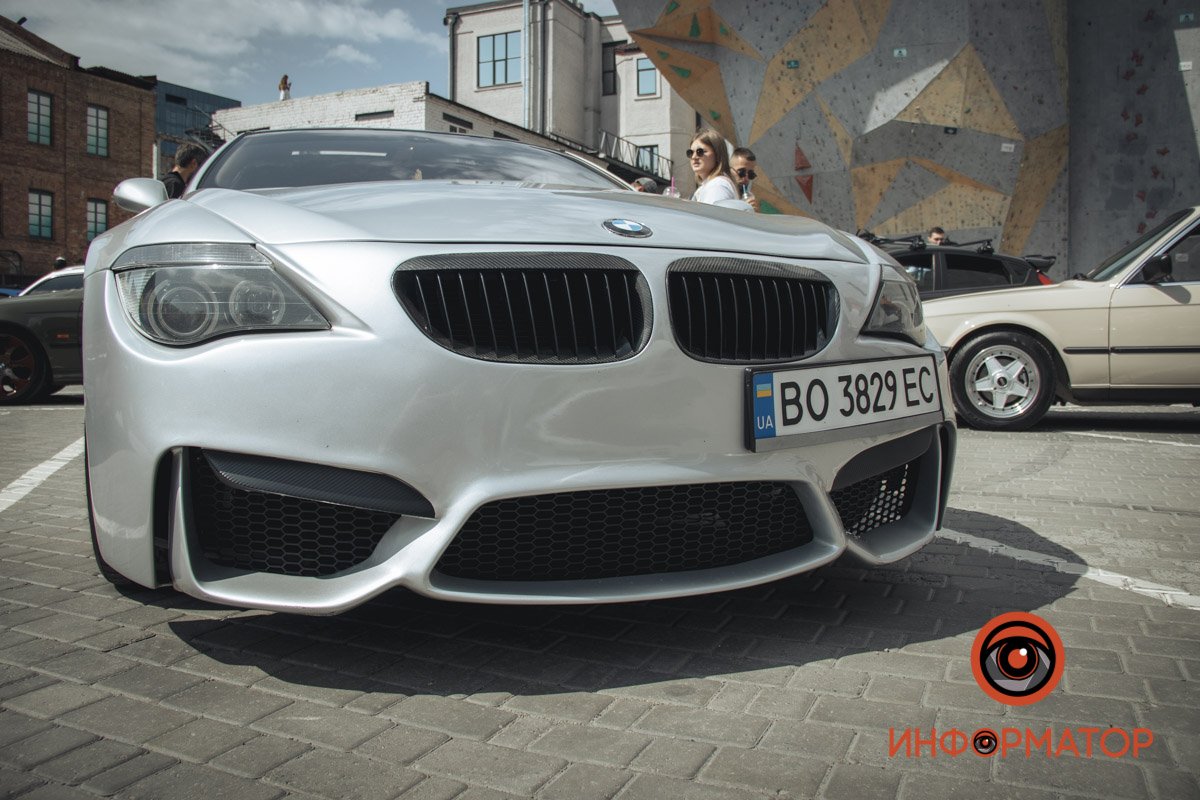 Десятки людей прийшли Десятки людей прийшли