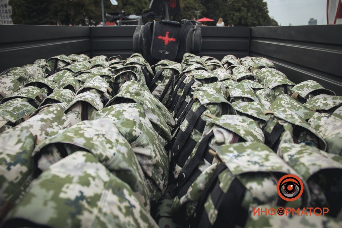 Також передали аптечки та медикаменти