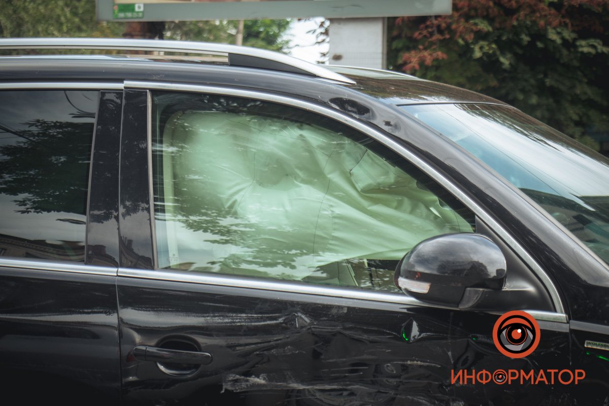 Врізався у правий бік