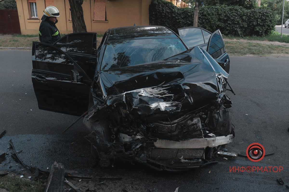 Друга машина не надала перевагу, через що й трапилась аварія Друга машина не надала перевагу, через що й трапилась аварія