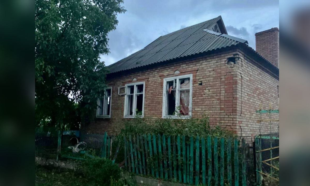 У селах пошкоджені кілька приватних будинків та газогін