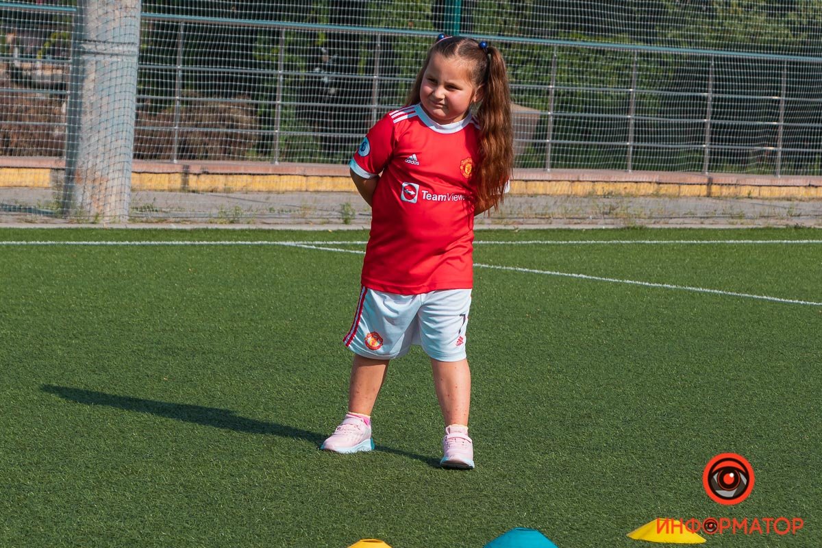 Дівчата не здають позиції хлопцям і на футбольному полі