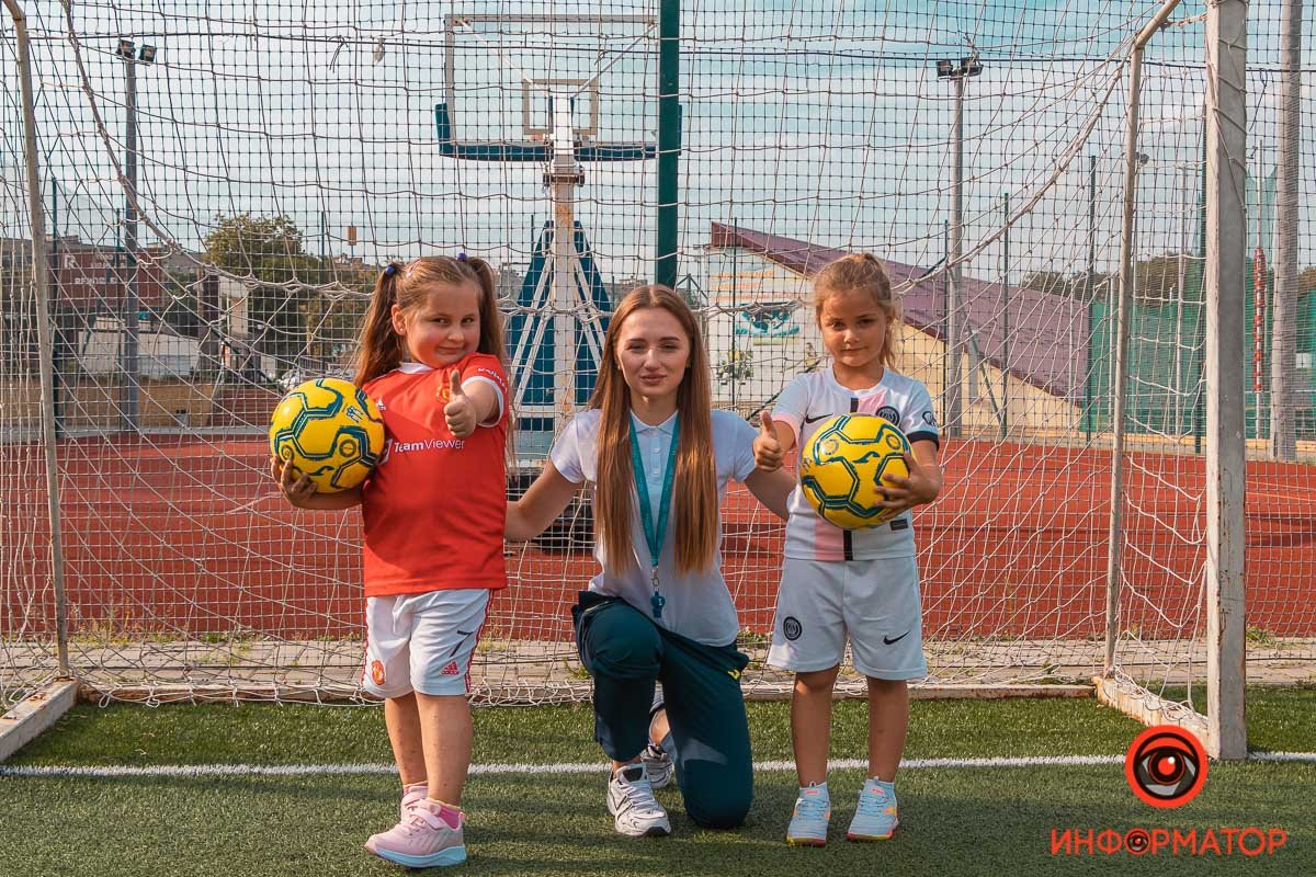 Жіночий та чоловічий футбол дійсно відрізняється