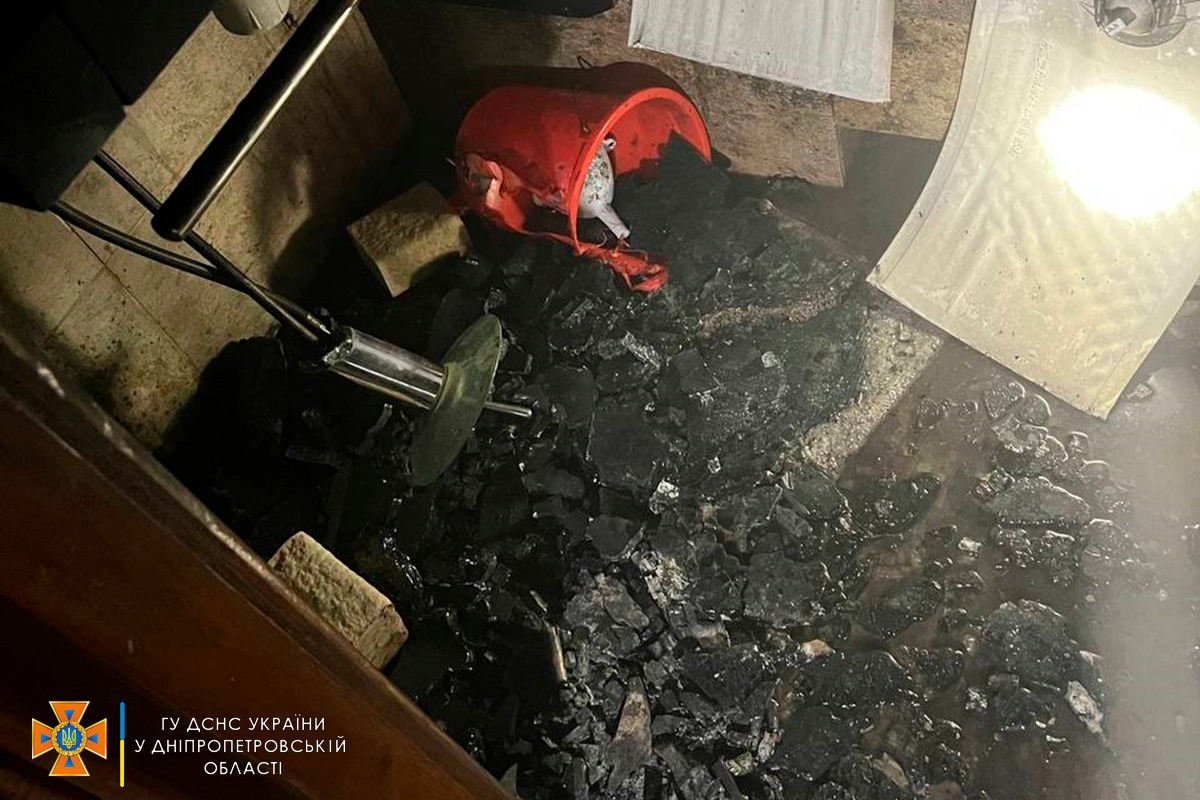 Існувала загроза, що полум'я пошириться на житлові кімнати