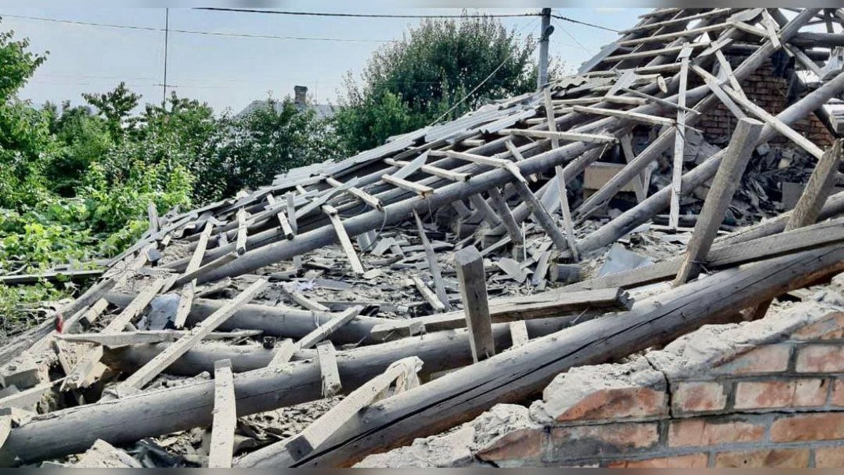 У місті понівечені кілька приватних будинків