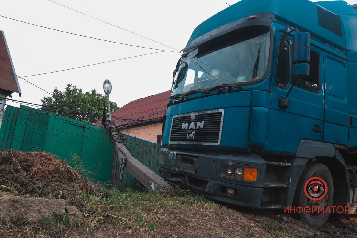 За словами водія, він рухався вулицею Орловською в напрямку проспекту Сергія Нігояна