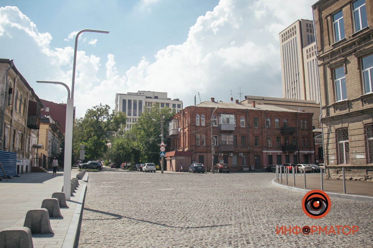 Відкрили частину Успенської площі