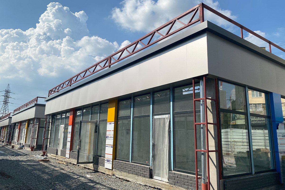 Залишилось почекати зовсім трохи, доки закінчать оздоблювальні роботи