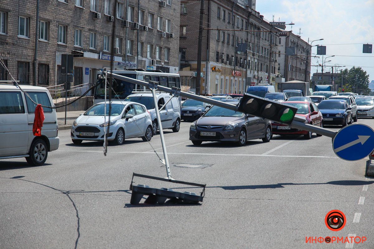 Лежить Лежить