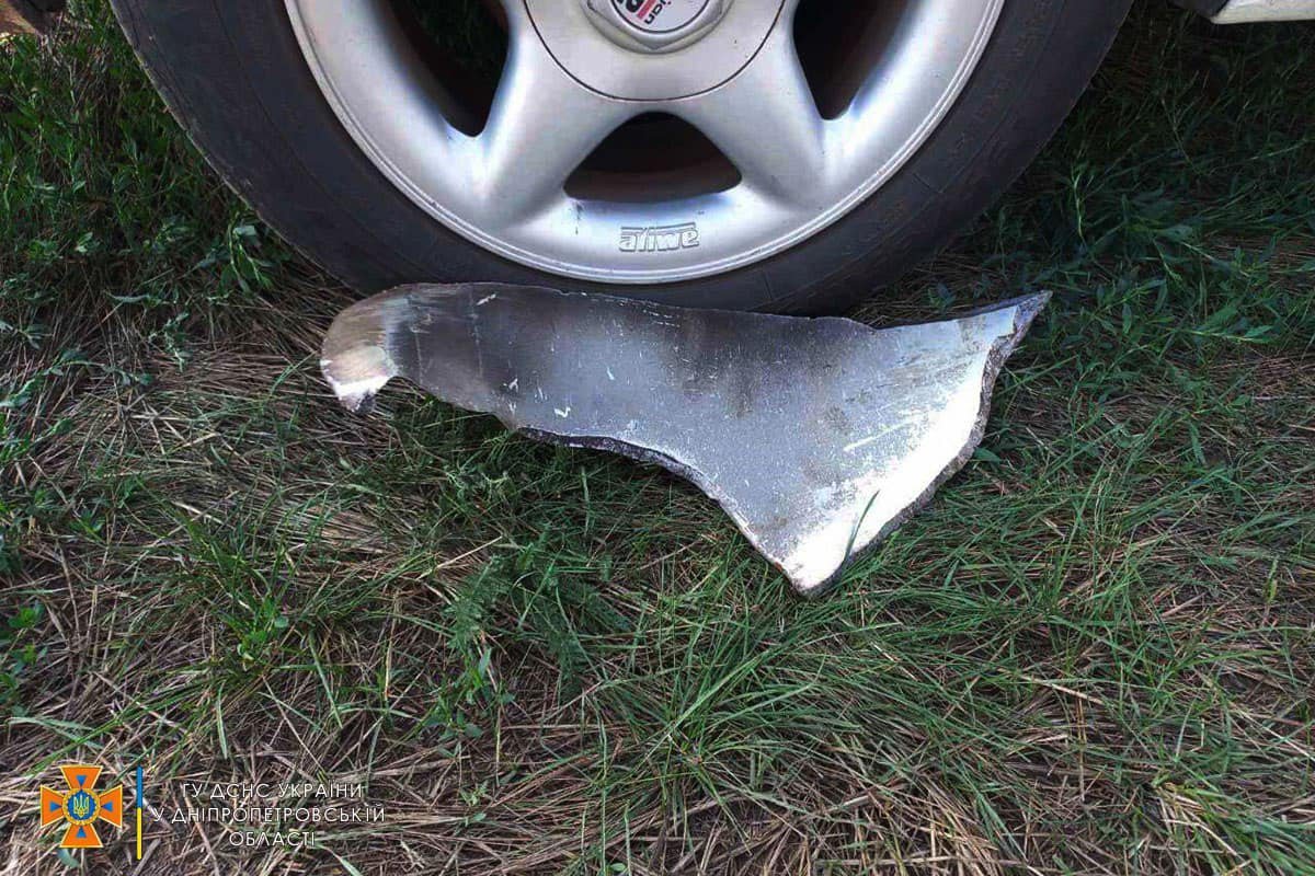 Уламки впали у Кам'янському, Нікопольському та Дніпровському районах