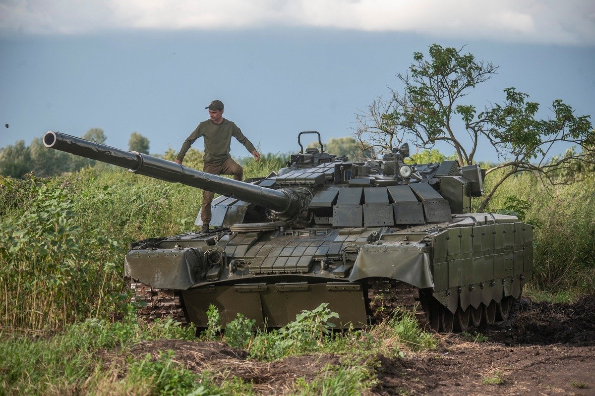 Трофейний російський танк, полагоджений силами танкового батальйону холодноярців
