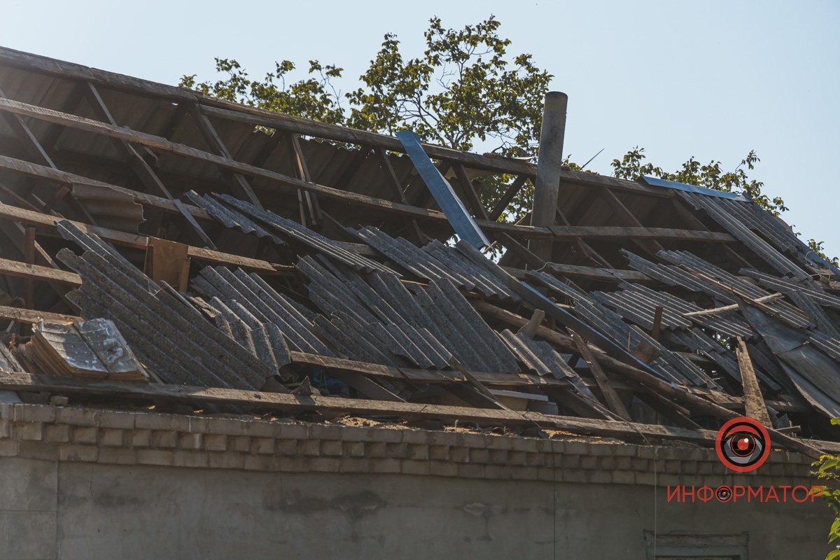 У людей повибивало вікна, деформувало забори, зруйновані дахи