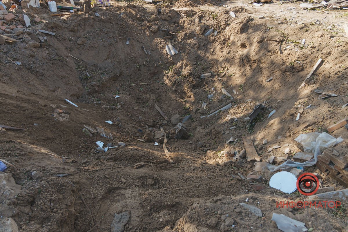 Вирва внаслідок обстрілу російської ракети