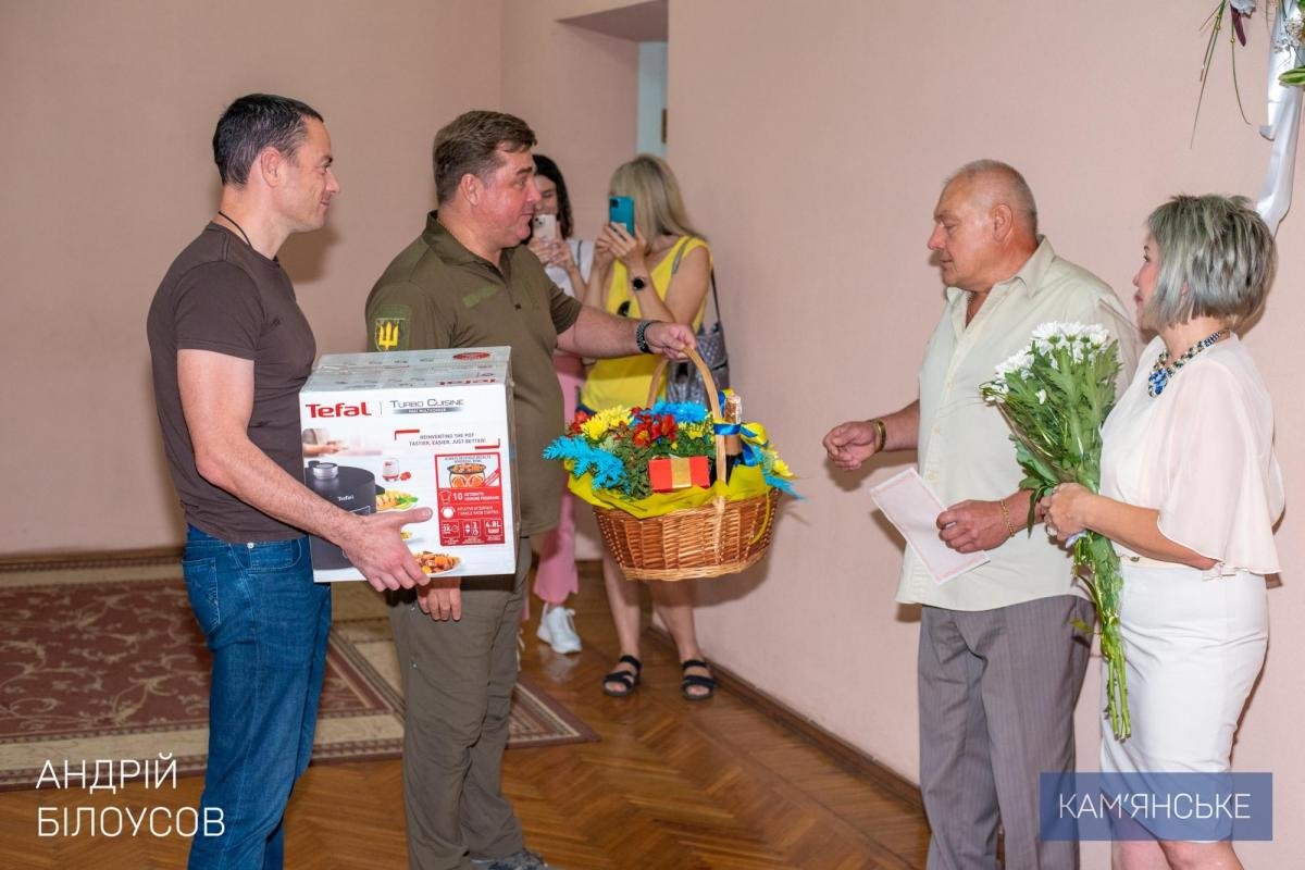 Мэр Андрей Белоусов вручил первые паспорта молодым каменчанам 3