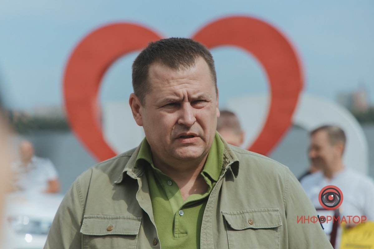 В Днепре презентовали новую марку "Свободные, Несокрушимые, Непобедимые" от "Укрпочты" 1