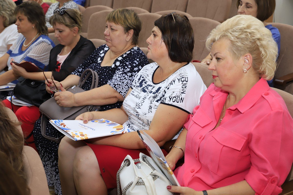 Нині він стартує дистанційно