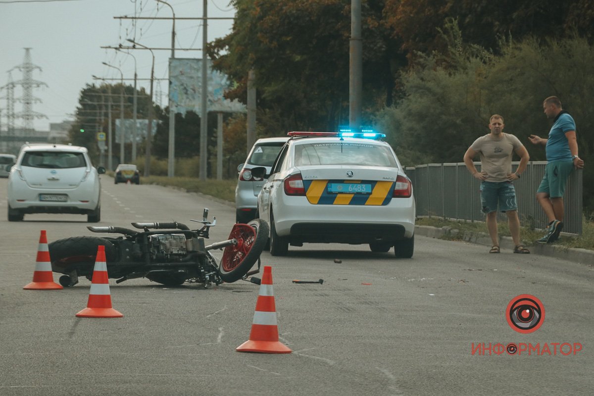 На Набережной Заводской мотоциклист врезался в Volkswagen