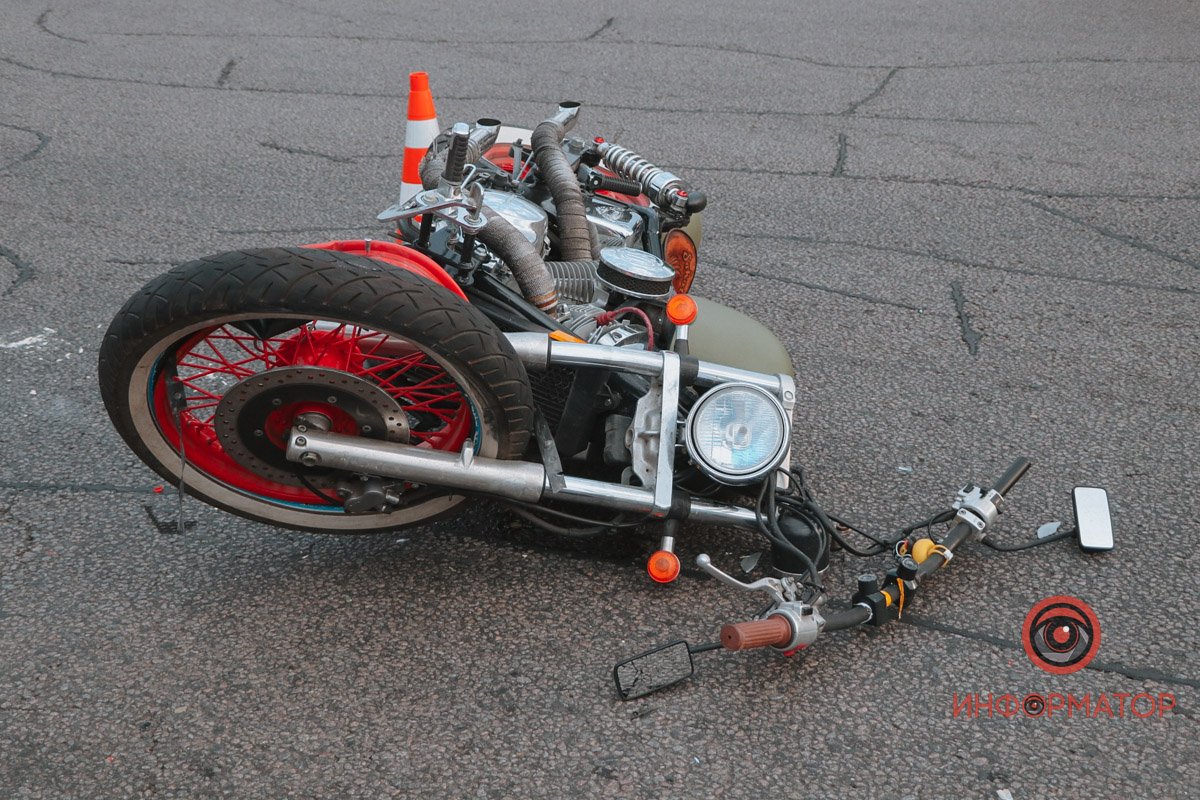 Водитель авто не заметил мотоциклиста