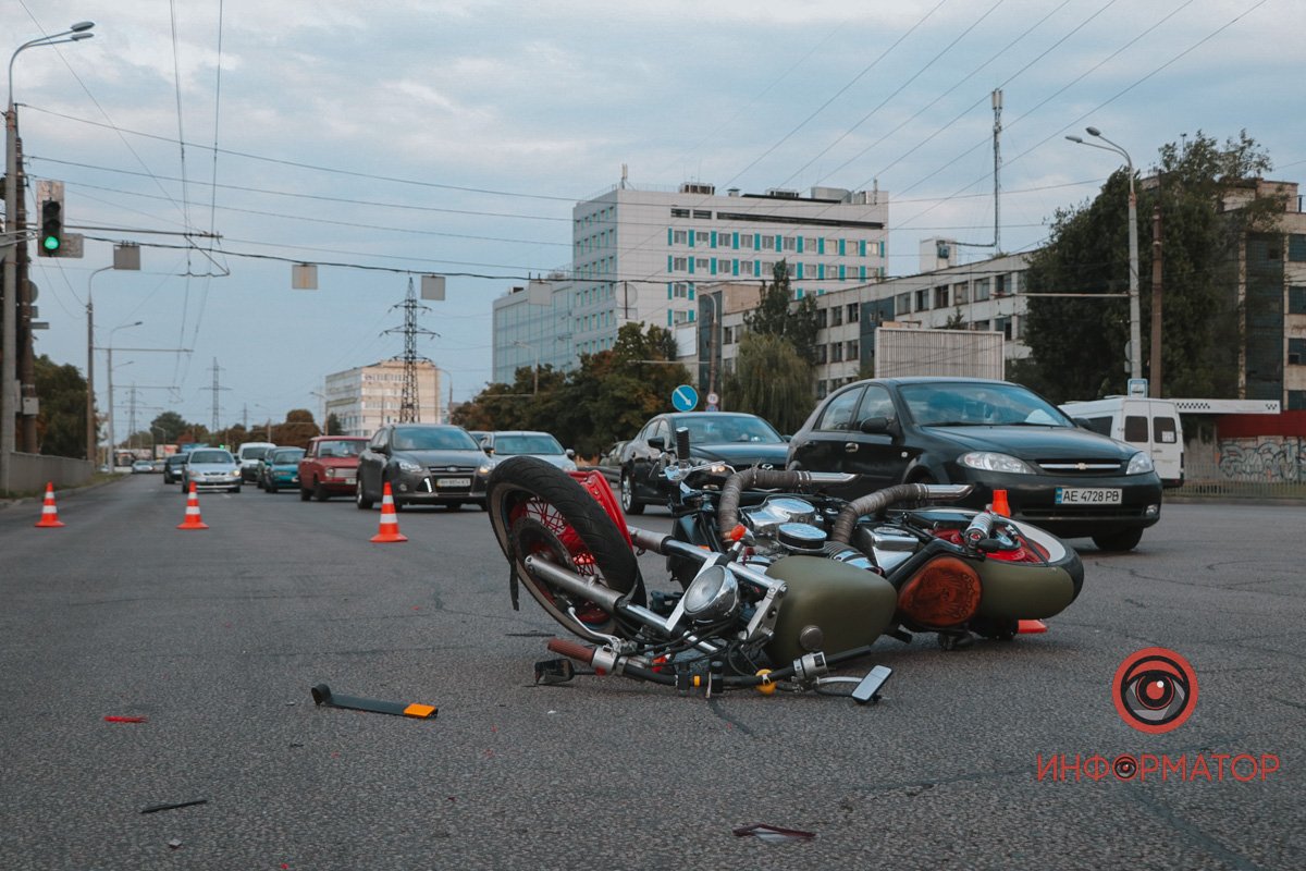 Мотоциклист врезался в Volkswagen