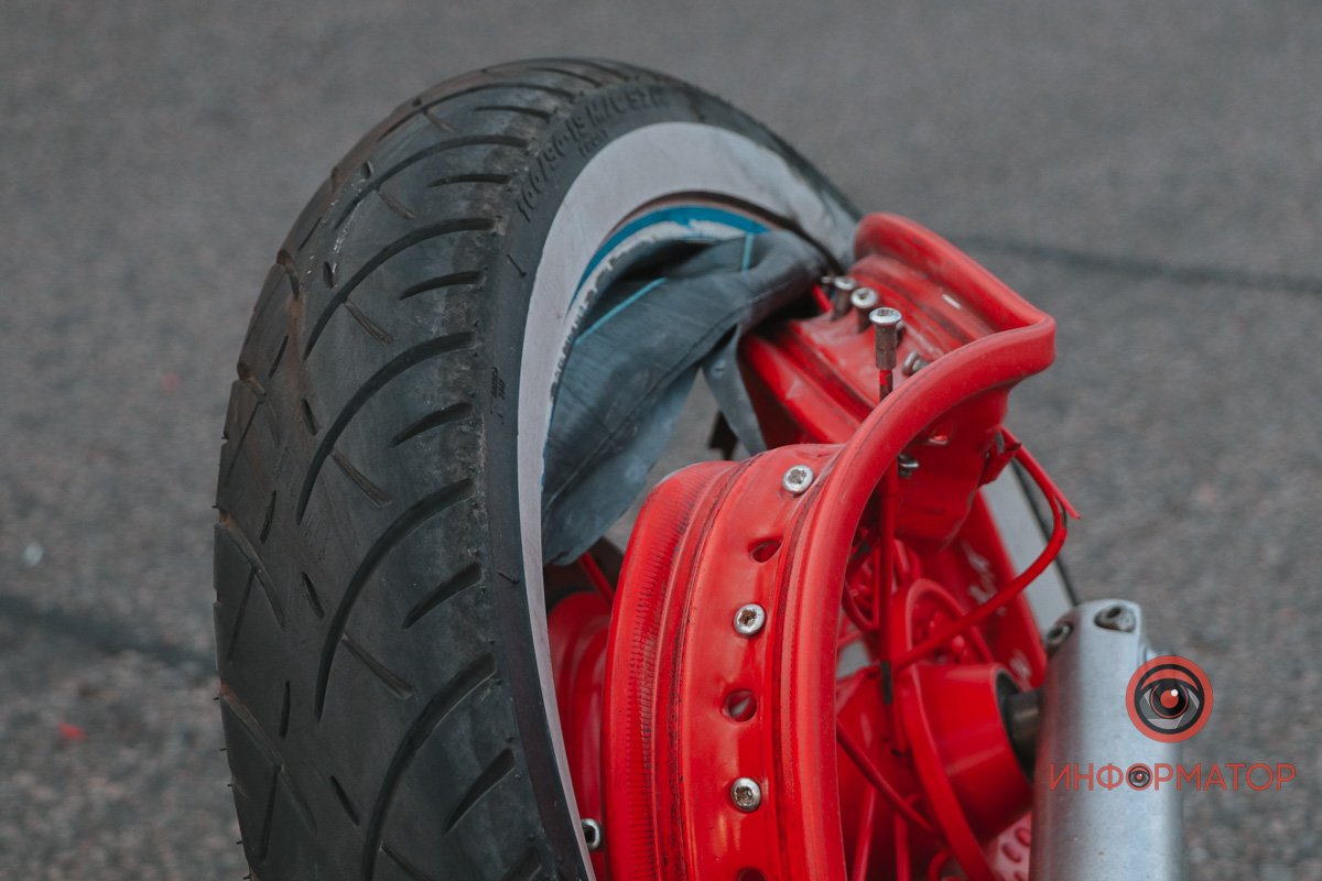 Его забрала скорая в больницу №6