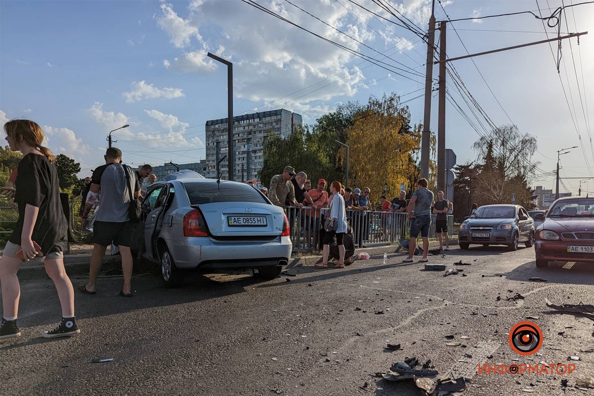 Біля McDonald's зіштовхнулися два Hyundai