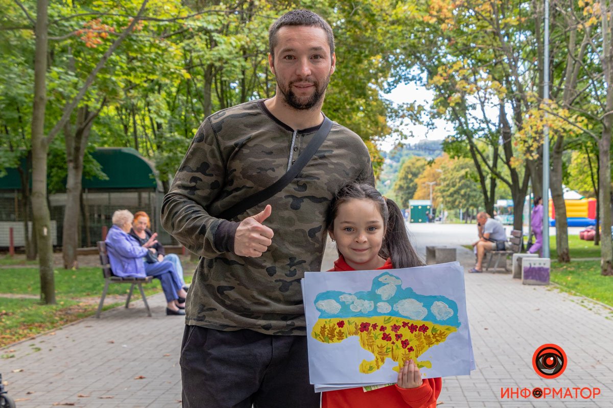 7-річна школярка із Дніпра вирішила не стояти осторонь та допомогти нашим Захисникам та Захисницям наблизити Перемогу