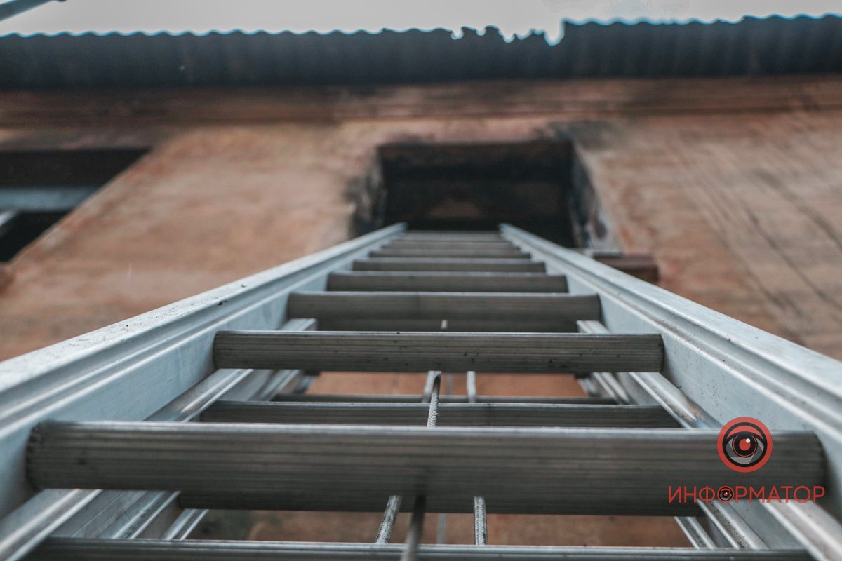 На місце прибули рятувальники