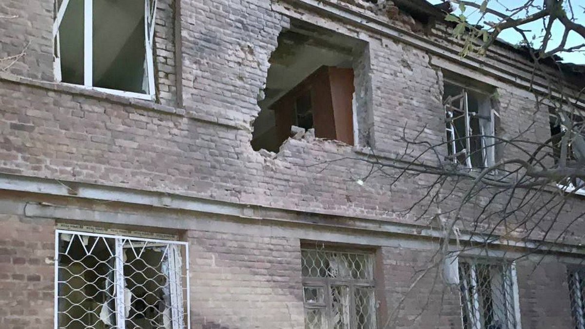Російські війська тричі обстріляли Нікопольський район: постраждали чоловік та жінка