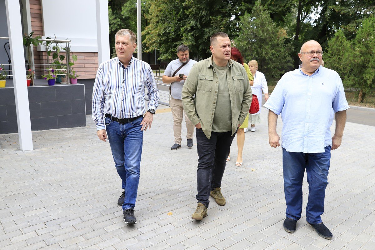 Борис Філатов під час свого візиту до медзакладу