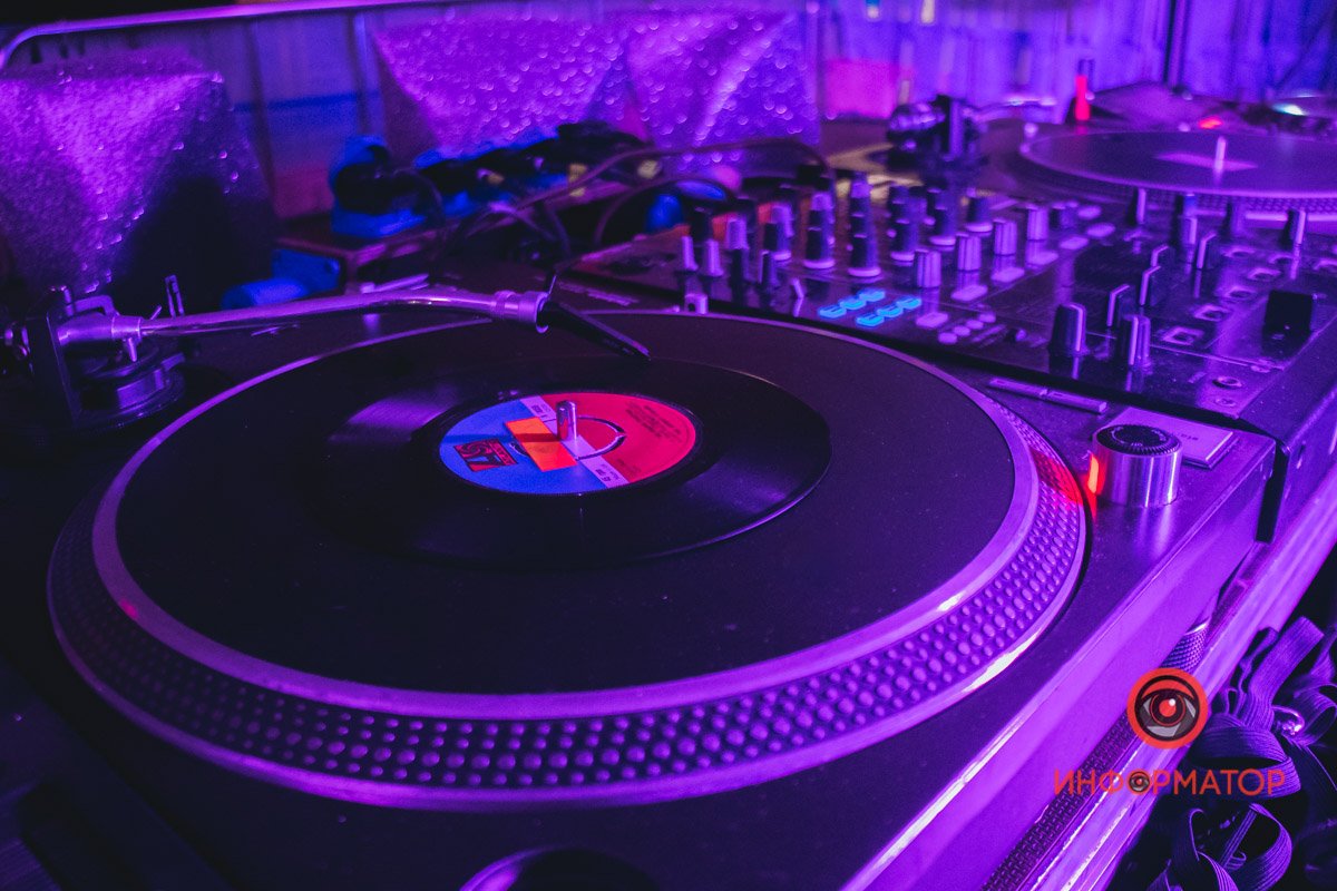 Поки що людей не дуже багато, тому що всі йдуть у своїх справах