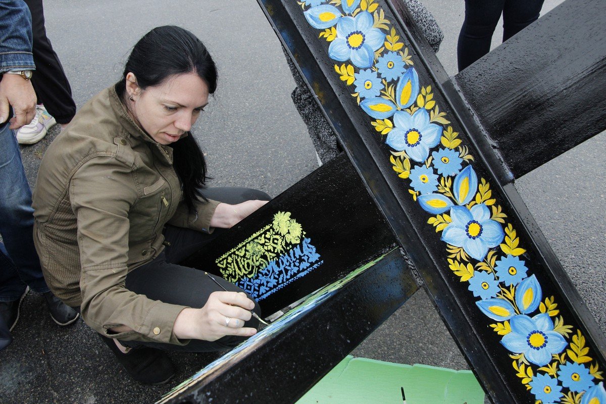 У Дніпрі «їжаків», яких діти власноруч розписували в День міста, продадуть з аукціону на користь ЗСУ