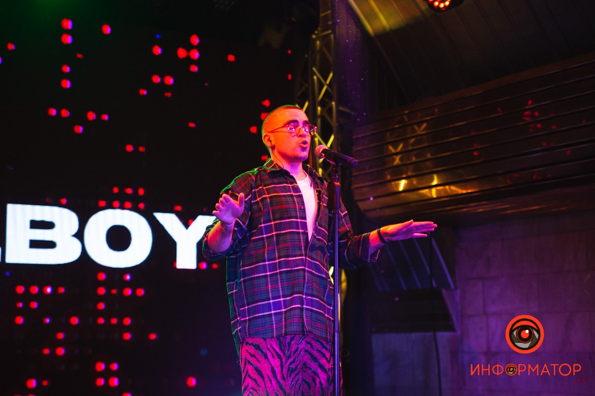 Wellboy та Стас Корольов: як у Дніпрі завершився День міста на станції метро 8