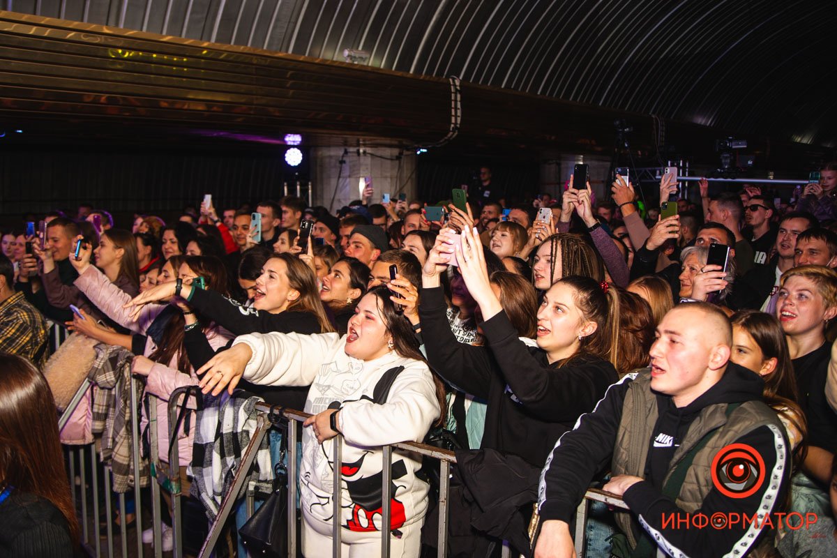 Wellboy та Стас Корольов: як у Дніпрі завершився День міста на станції метро 5