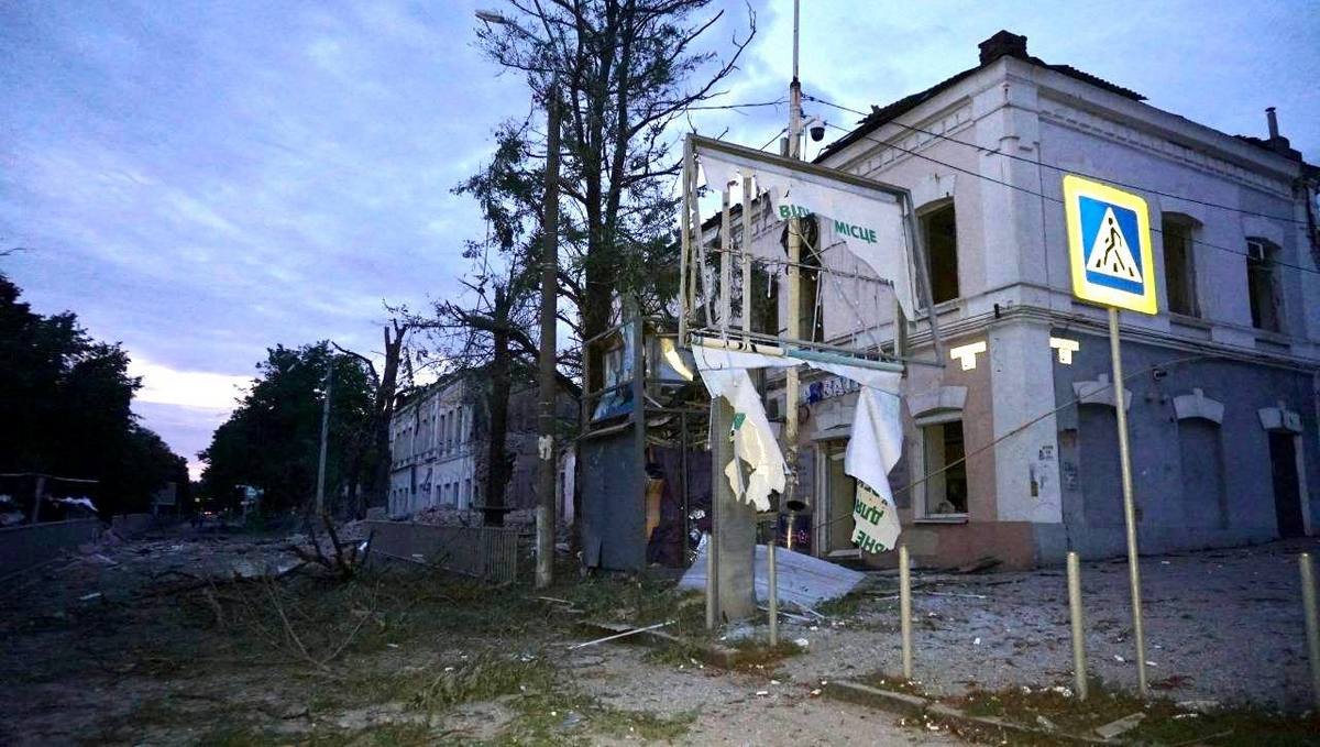 Ракета вдарила по центру міста