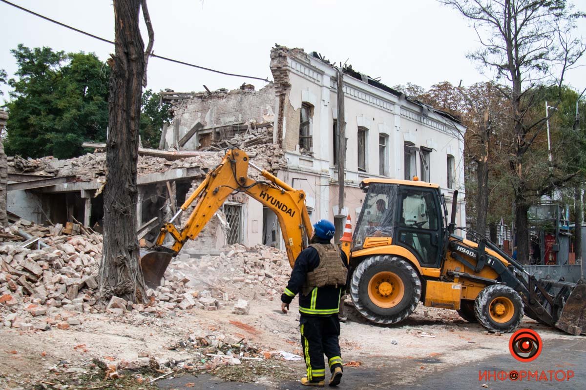 Как выглядит центр Днепра, куда попала российская ракета после Дня города 4