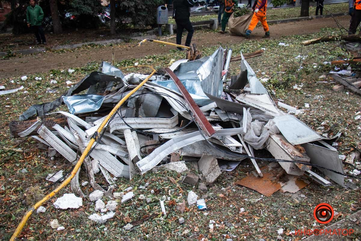 Как выглядит центр Днепра, куда попала российская ракета после Дня города 15