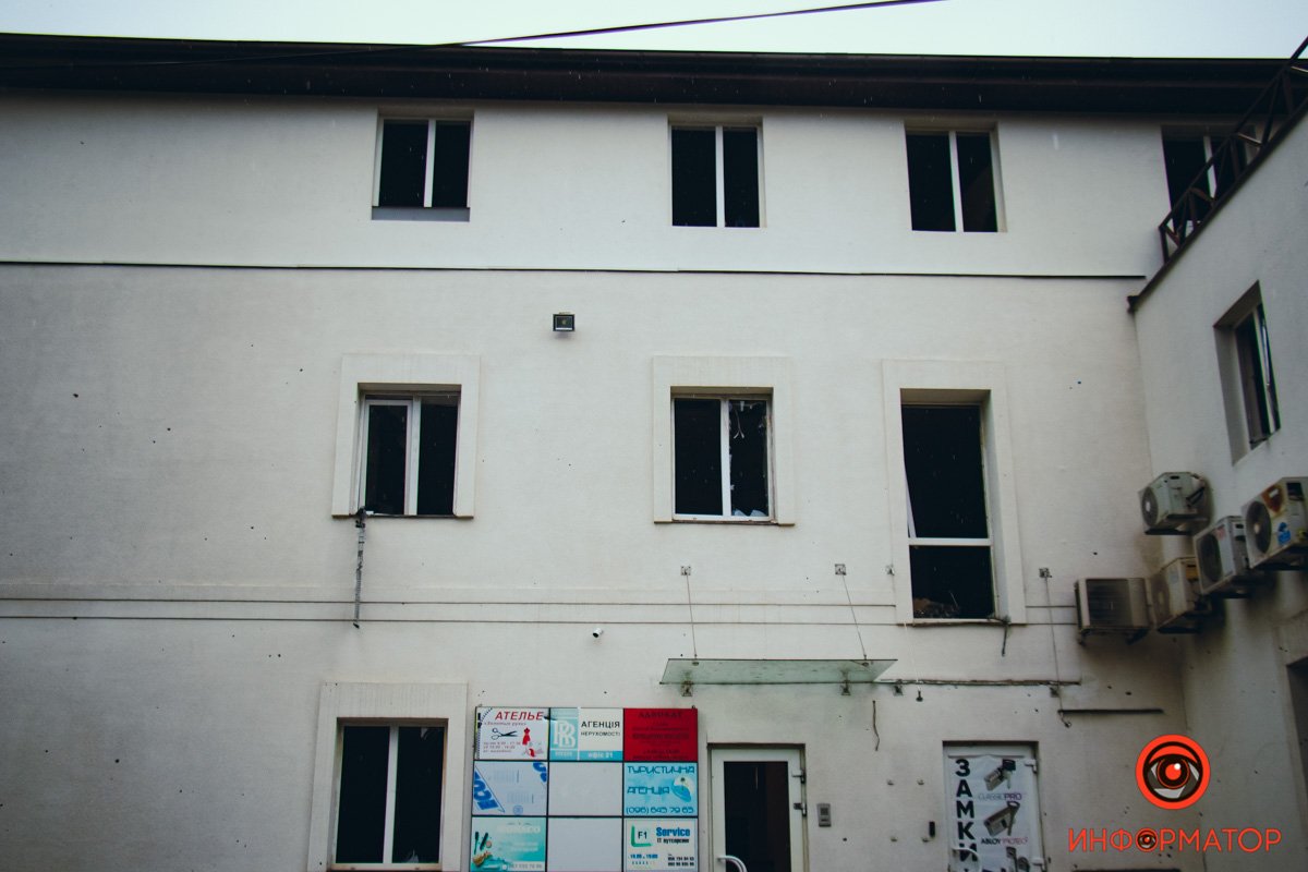 Як виглядає центр Дніпра, куди влучила російська ракета після Дня міста 10