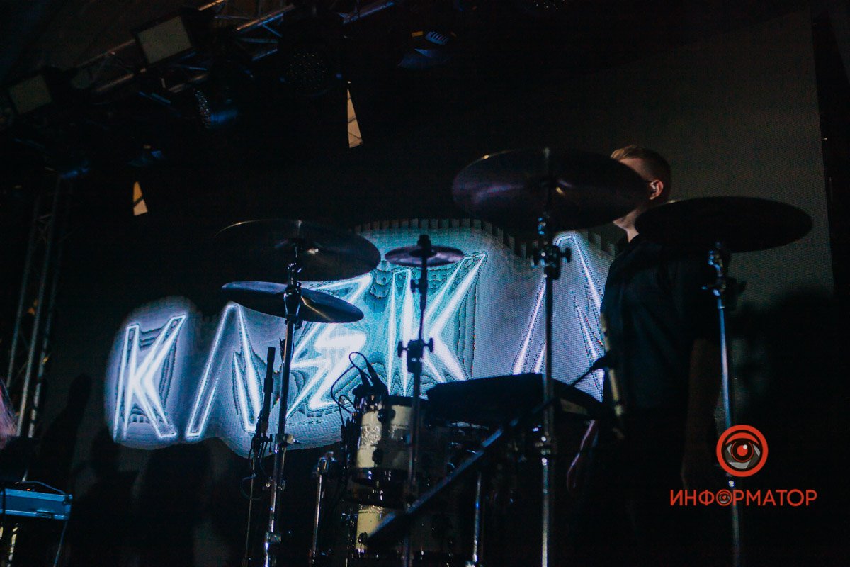 Як пройшов концерт KAZKA на станції метро у Дніпрі 3