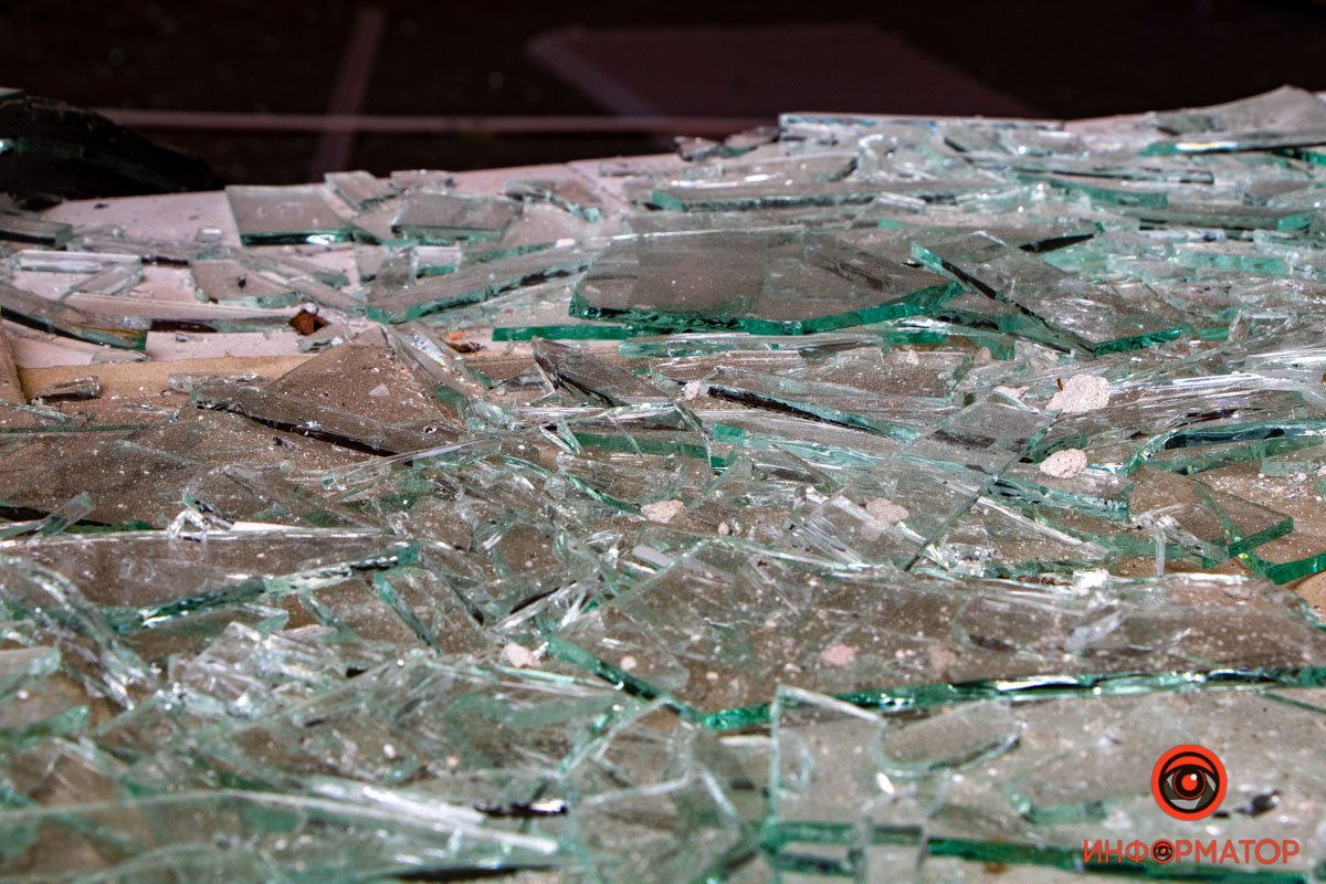 Наші журналісти поспілкувалися з кількома підприємцями, приміщення яких постраждали внаслідок вибухової хвилі Наші журналісти поспілкувалися з кількома підприємцями, приміщення яких постраждали внаслідок вибухової хвилі