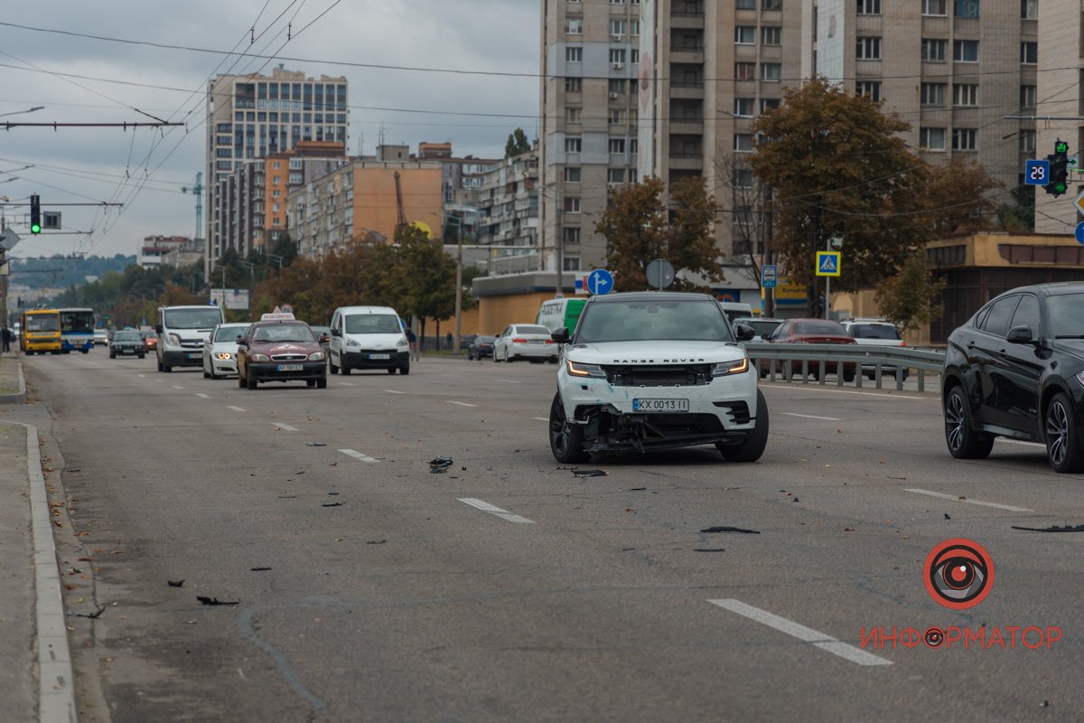 На дорозі уламки 