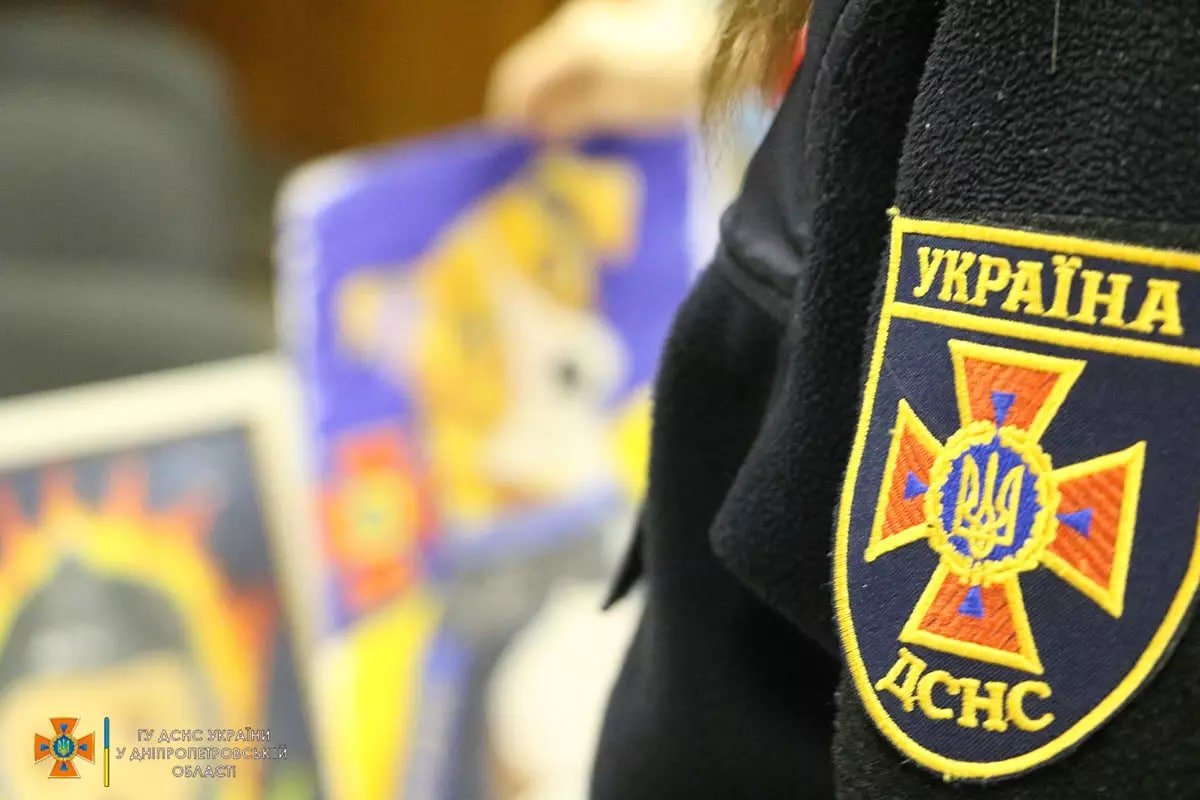 «Рятувальники – герої без зброї!» «Рятувальники – герої без зброї!»