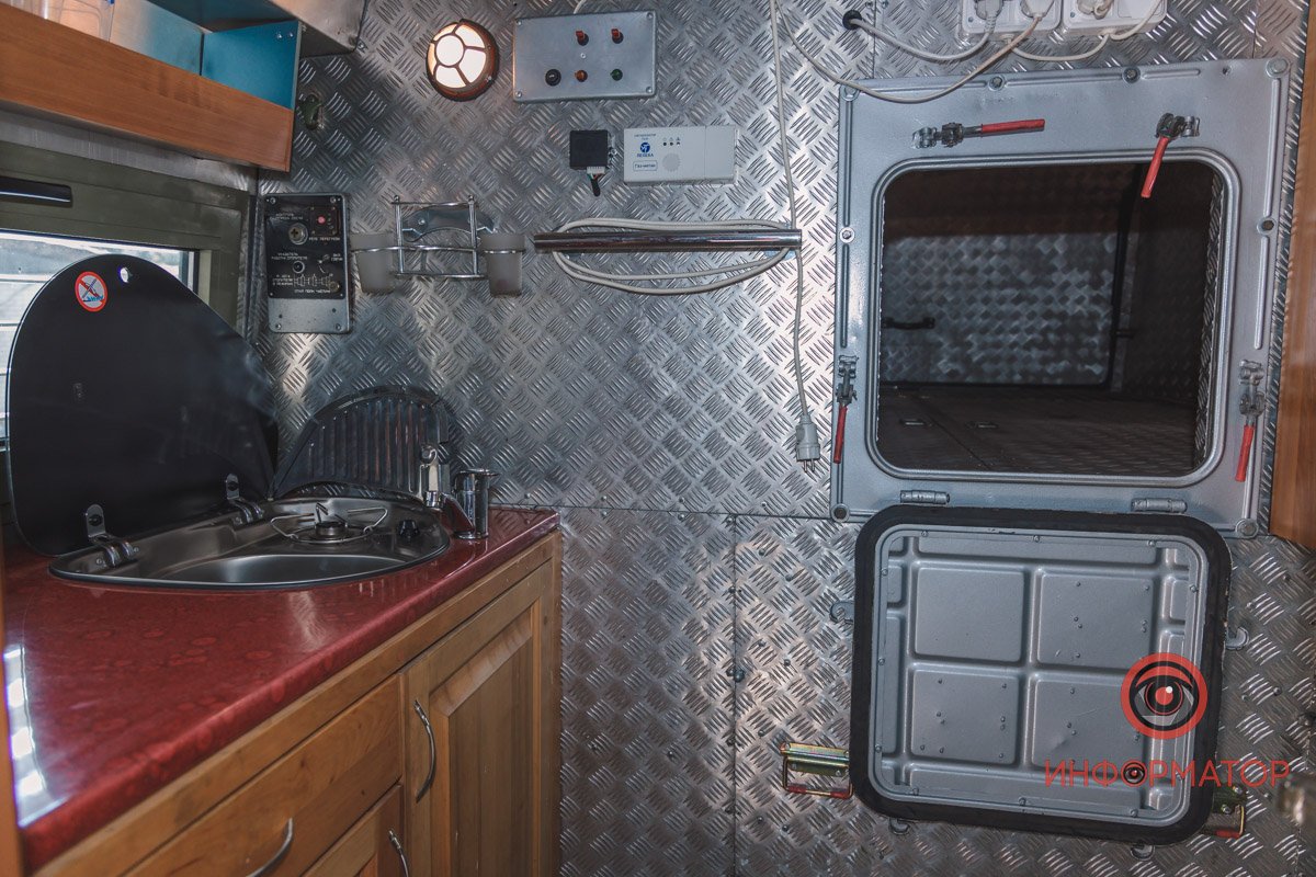 Кухня, запас води - 500 літрів Кухня, запас води - 500 літрів