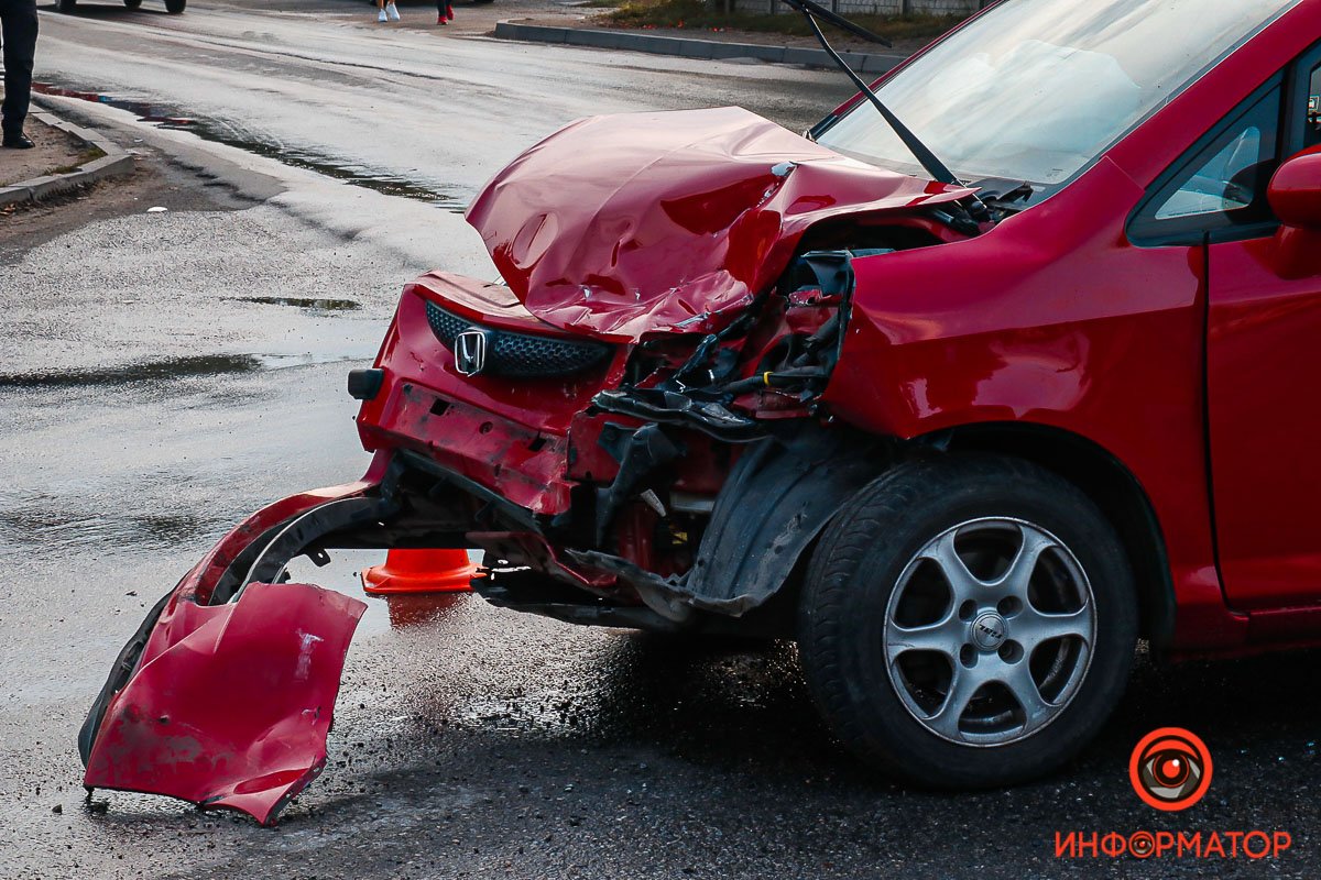 Тут зіштовхнулися Honda та Lexus Тут зіштовхнулися Honda та Lexus