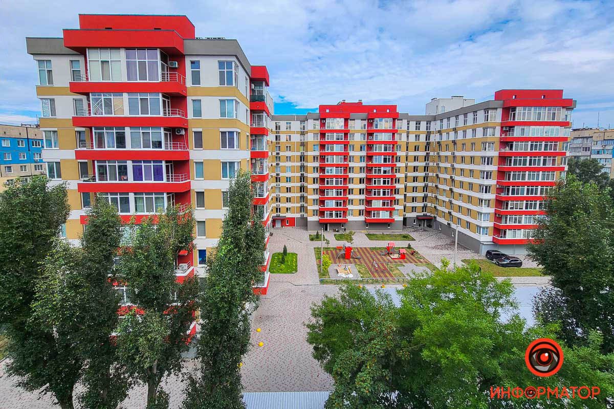 Так, кроме утепления фасадов, труб, уплотнения резинок входной двери, ОСМД "Красные паруса" приобрело бензиновый электрогенератор. Так, кроме утепления фасадов, труб, уплотнения резинок входной двери, ОСМД "Красные паруса" приобрело бензиновый электрогенератор.