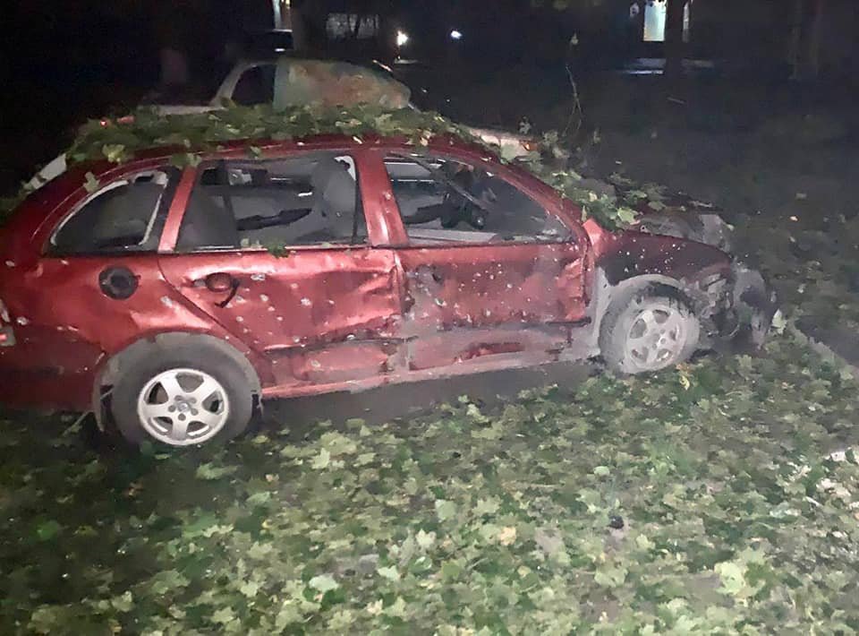 Вночі по Нікополю вдарили близько 30 російських снарядів: постраждали троє людей 4